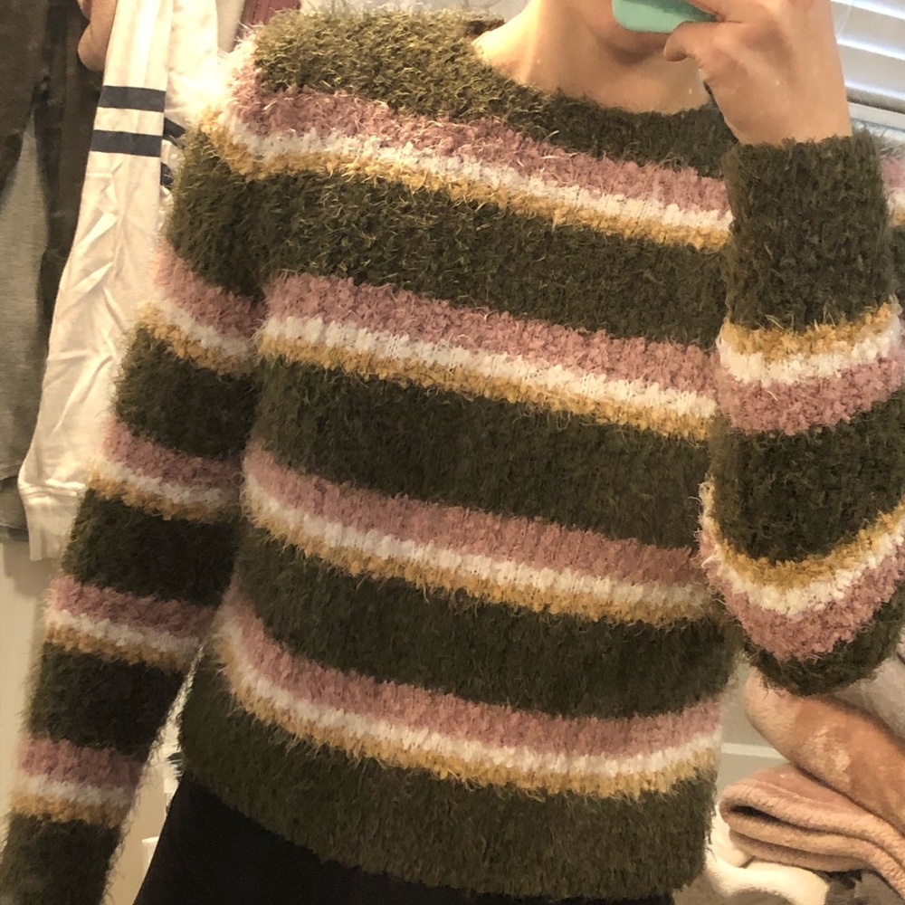 Cropped sweater - Picture 2 of 2